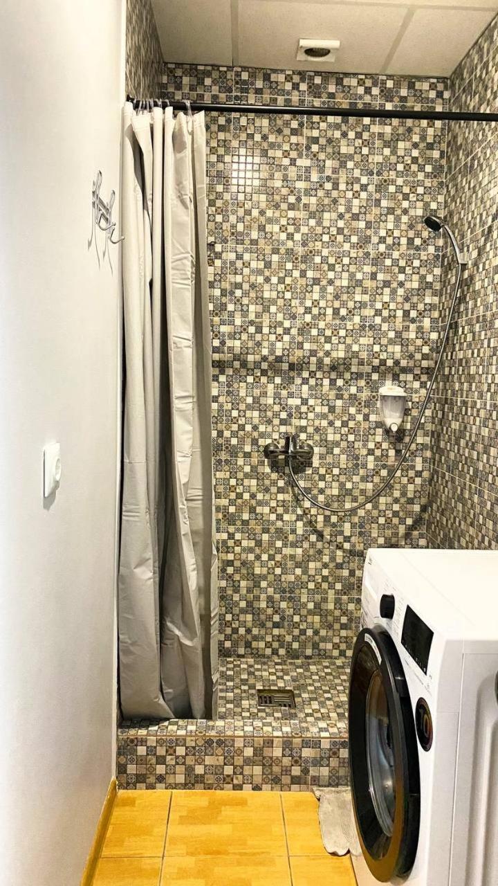 Uneed Rooms M1 Kiev Luaran gambar